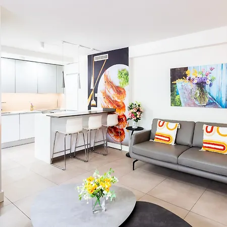 Luxurious Two Bed 公寓 *