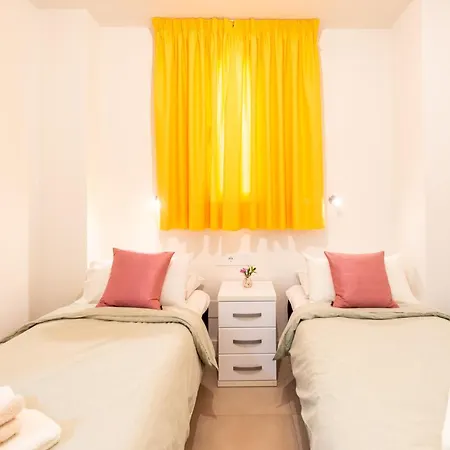 Luxurious Two Bed 公寓