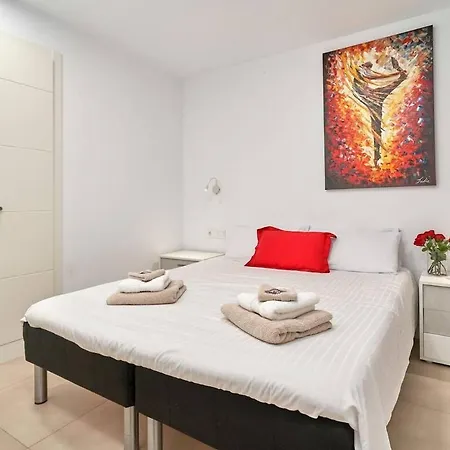 Luxurious Two Bed شقة *