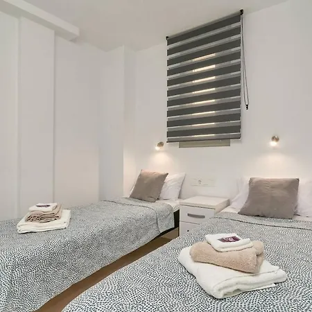 Luxurious Two Bed * تورّوكس كوستا