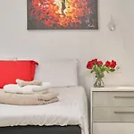 Luxurious Two Bed Apartamento